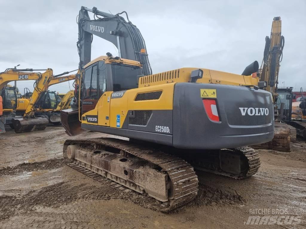 Volvo EC 250 D L Pelle sur chenilles