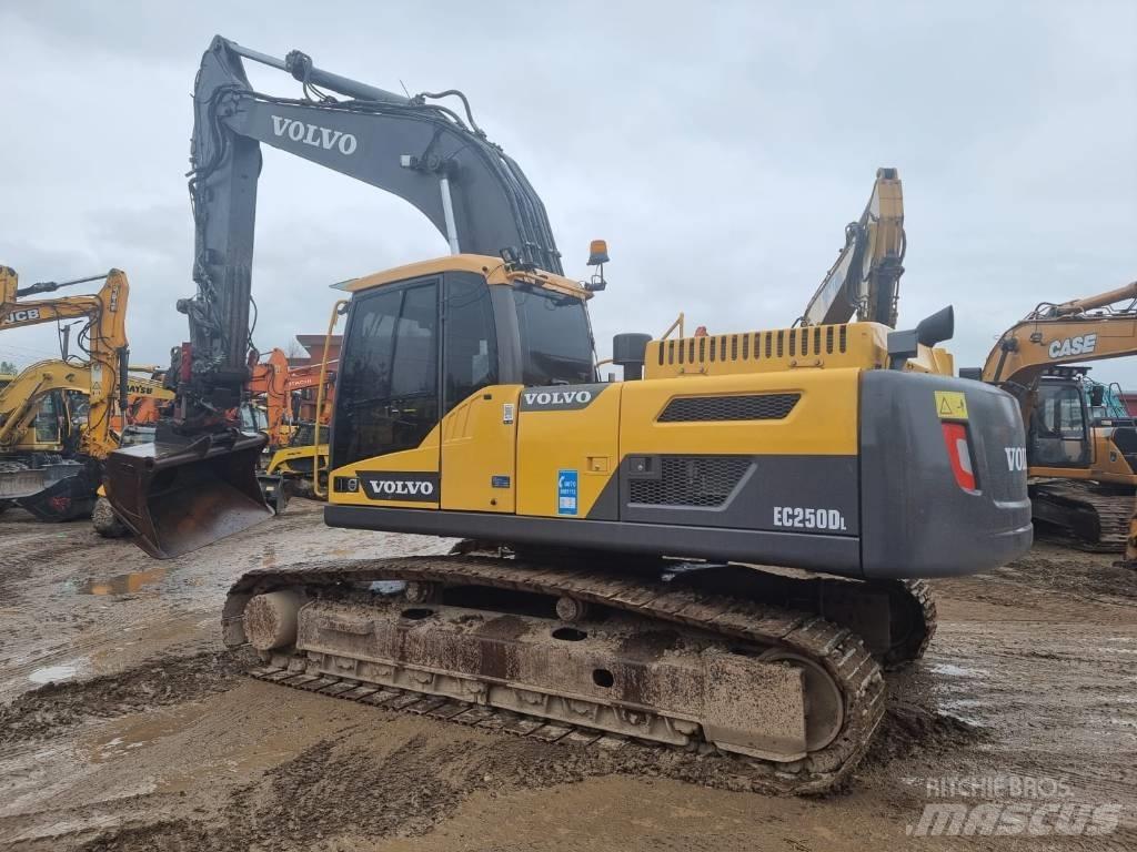 Volvo EC 250 D L Pelle sur chenilles