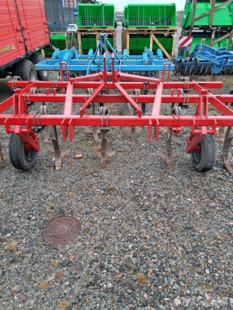 Potila K 15 Déchaumeur, cultivateur