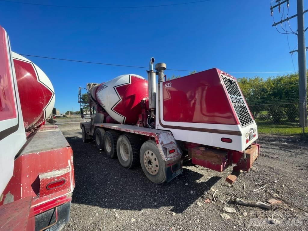 Advance Mixer Autre camion