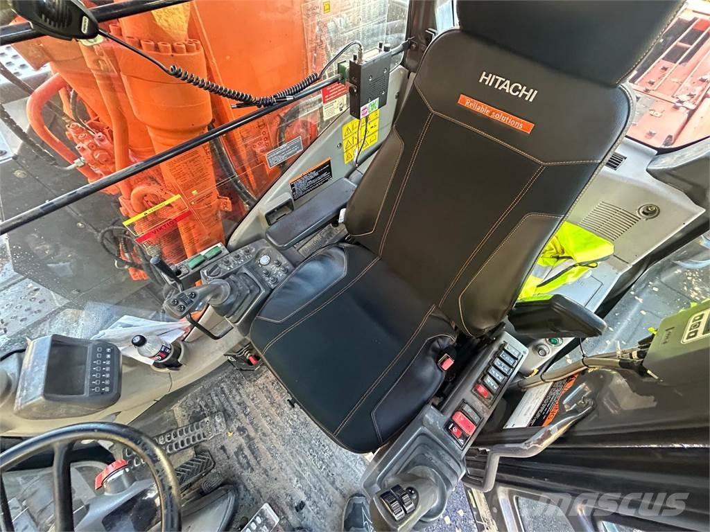 Hitachi ZX 170W-3 Pelle sur pneus