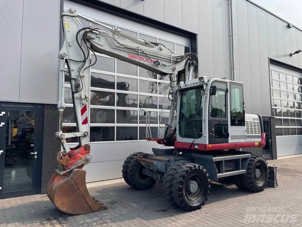 Takeuchi TB1160W Pelle sur pneus