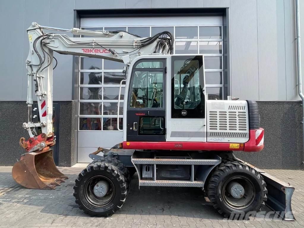 Takeuchi TB1160W Pelle sur pneus