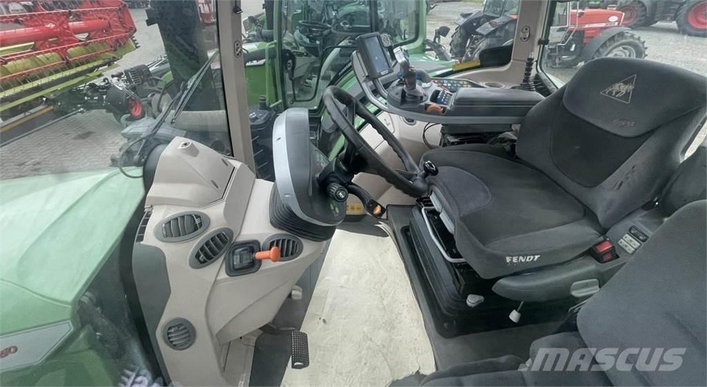 Fendt 820 Vario Tracteur