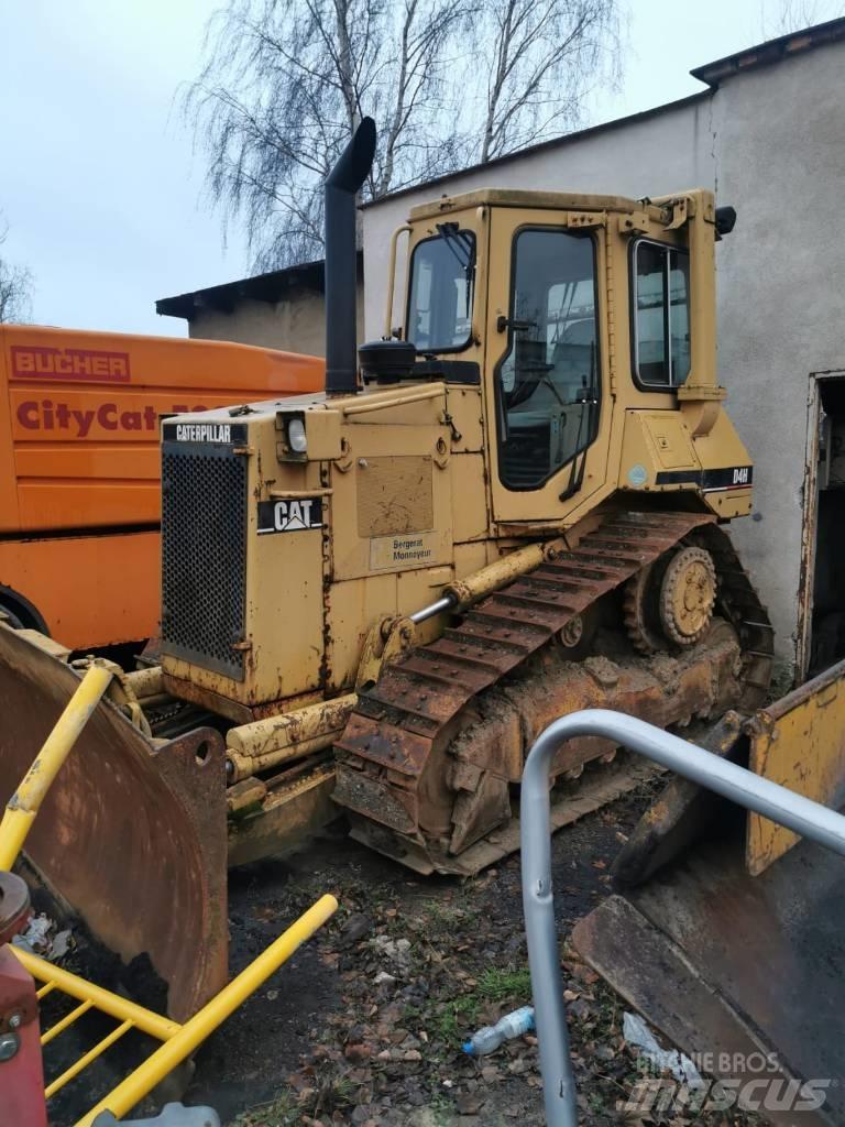CAT D 4 H Bouteurs sur chenilles