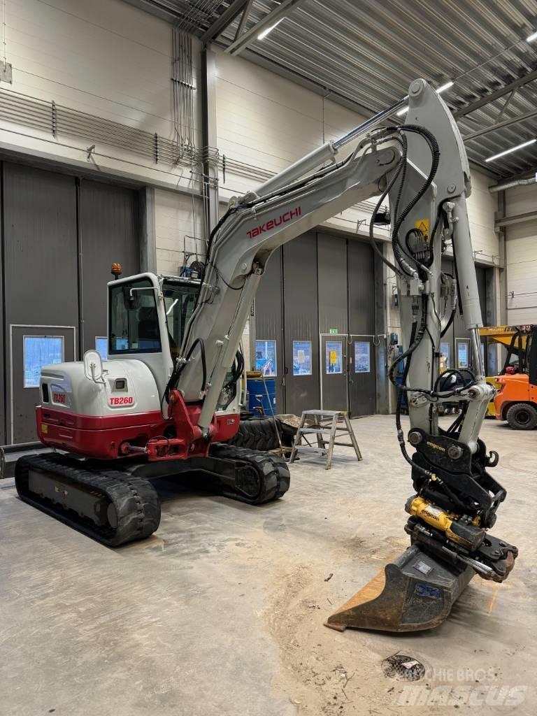 Takeuchi TB 260 Mini pelle < 7t
