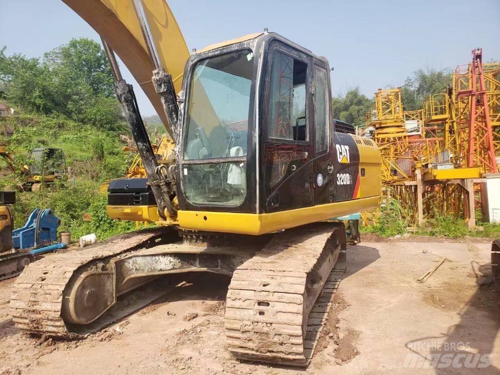 CAT 320 D Pelle sur chenilles