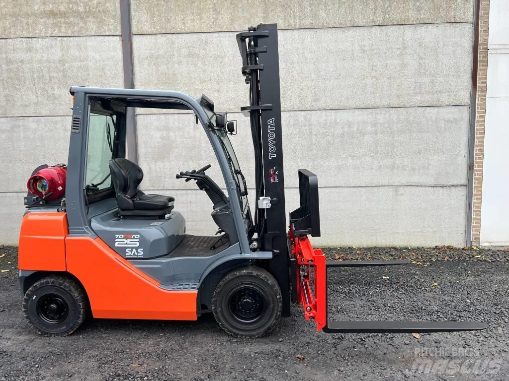 Toyota 02-8 FGF 25 Chariots GPL