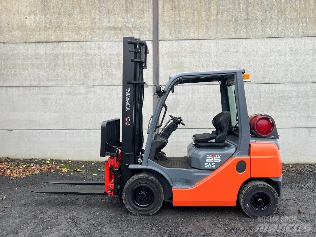 Toyota 02-8 FGF 25 Chariots GPL