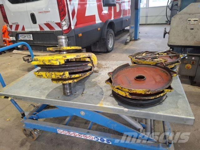 Demag 15to. Autre grue