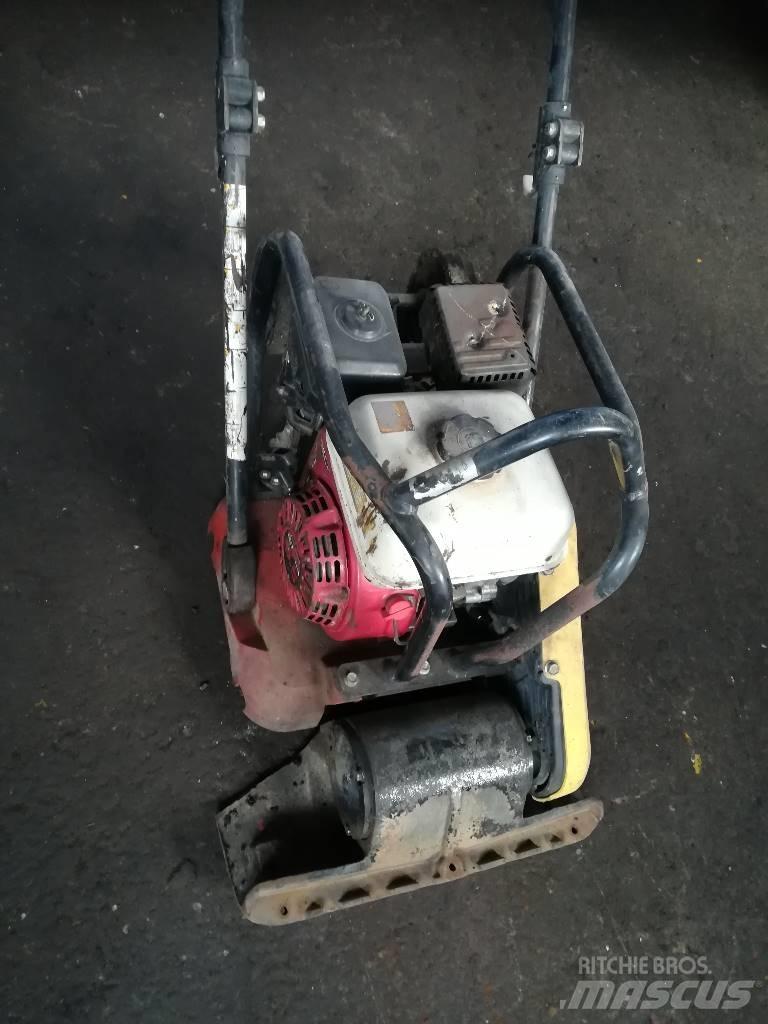  DESKA  VIBRAČNÍ  LF  75 Compacteurs