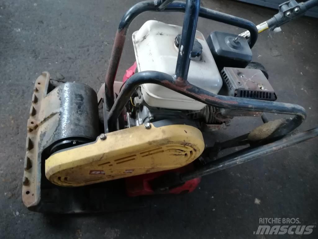  DESKA  VIBRAČNÍ  LF  75 Compacteurs