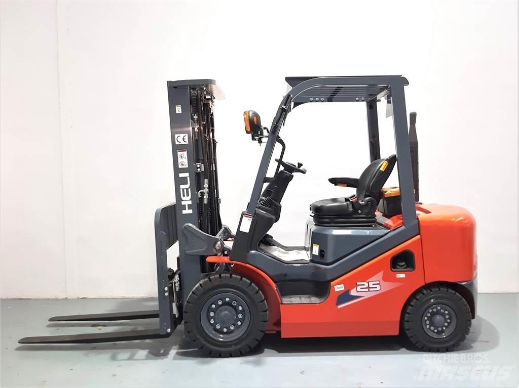 Heli CPCD25 XC26H Chariots diesel
