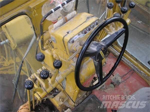 CAT 12G Niveleuse