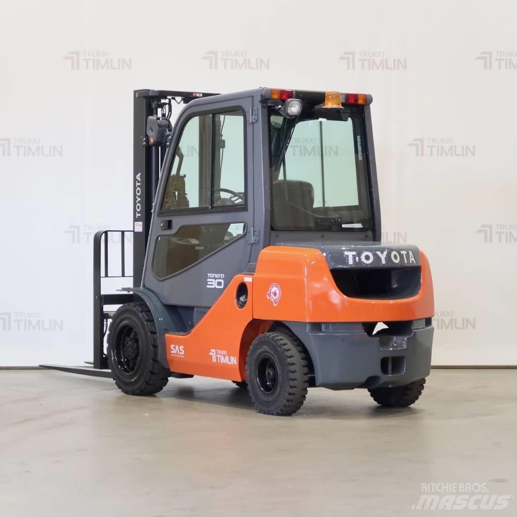 Toyota 02-8FDF30 Chariots diesel