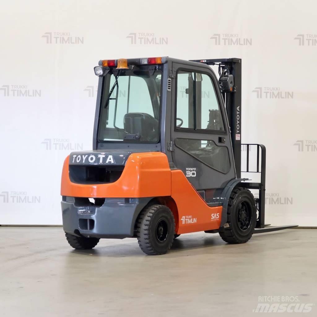 Toyota 02-8FDF30 Chariots diesel