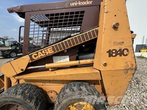 CASE 1840 Chargeuse compacte