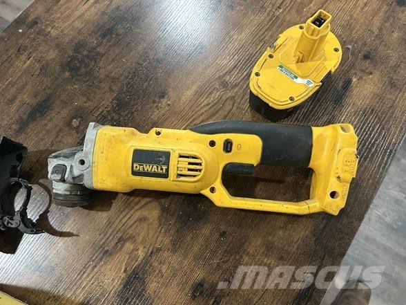 DeWalt DC411 Instruments, équipements de mesure et d'automatisation