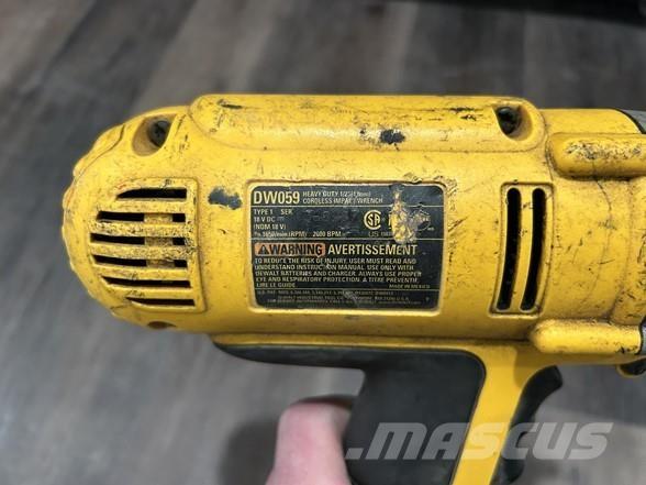 DeWalt DW059 Instruments, équipements de mesure et d'automatisation