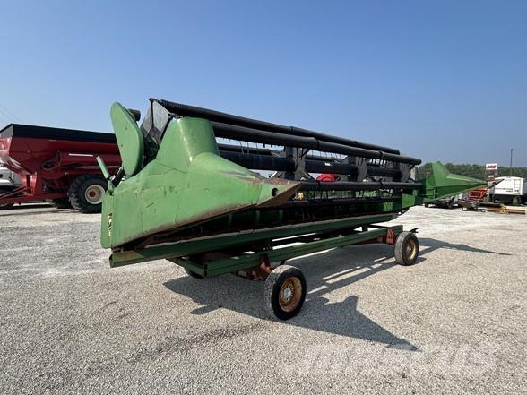 John Deere 220 Barre de coupe pour moissonneuse batteuse