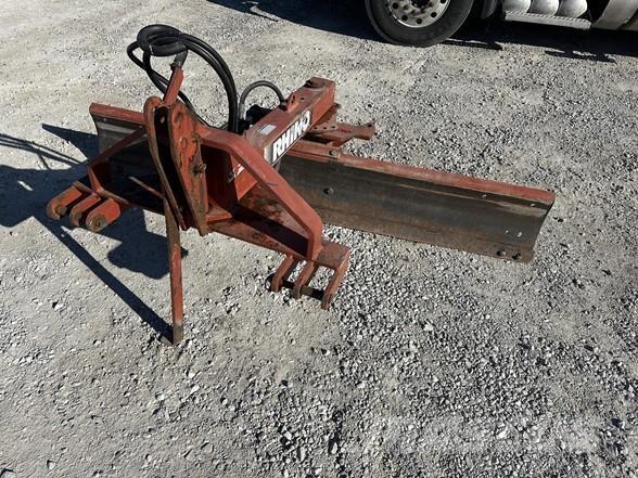 Rhino R800 Autres équipements pour tracteur