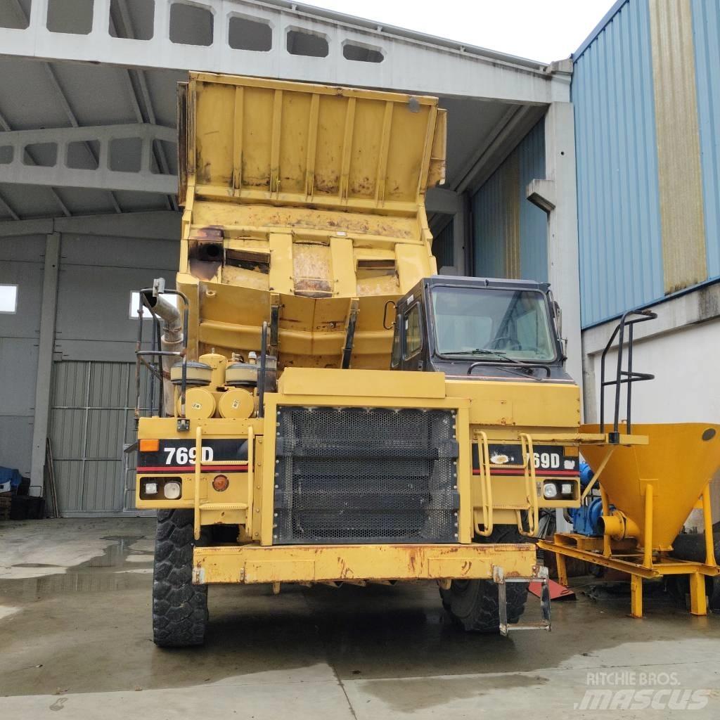 CAT 769 D Tombereau rigide
