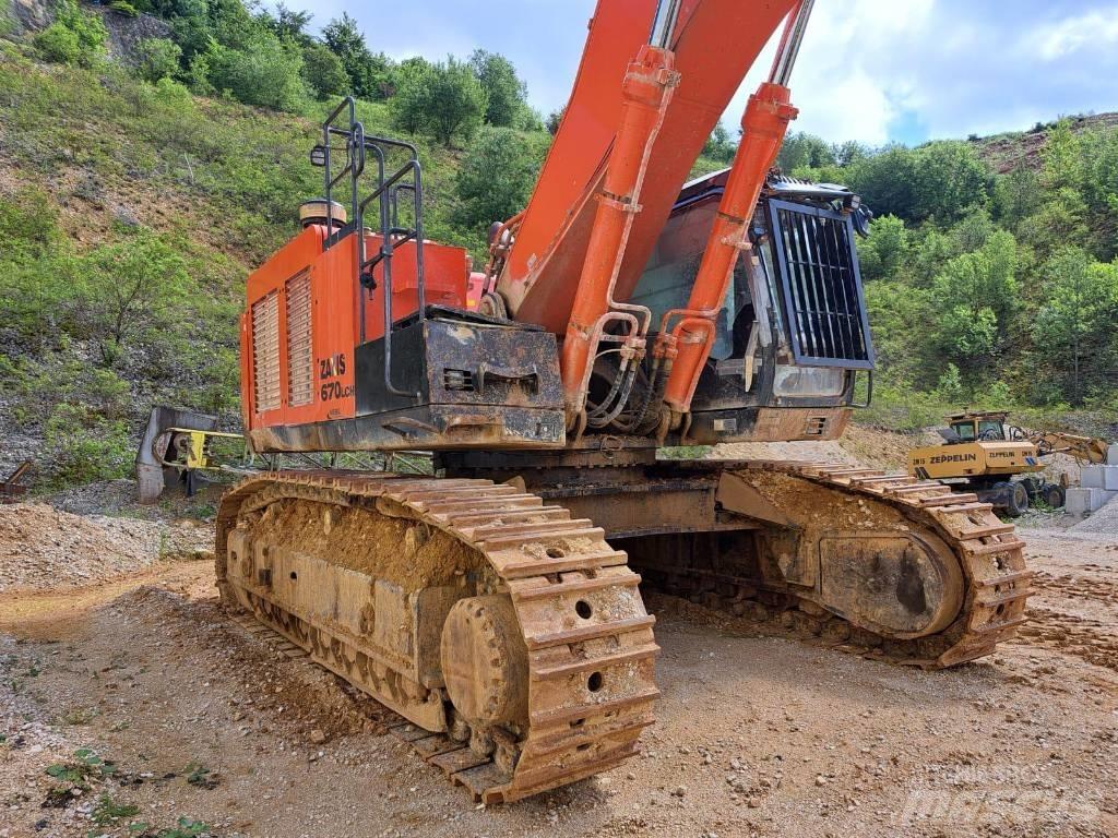 Hitachi ZX670ICH-5B Pelle sur chenilles