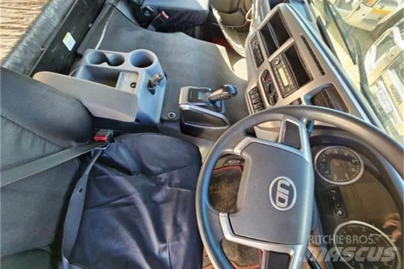 UD TRUCKS QUESTER Autre camion