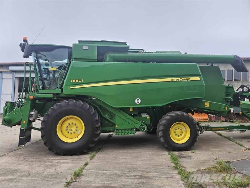 John Deere T 660i Moissonneuse batteuse