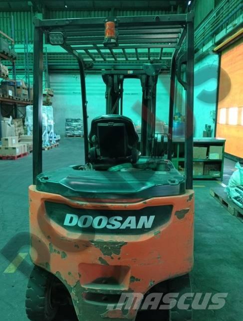 Doosan B 30 X-7 Chariots élévateurs électriques