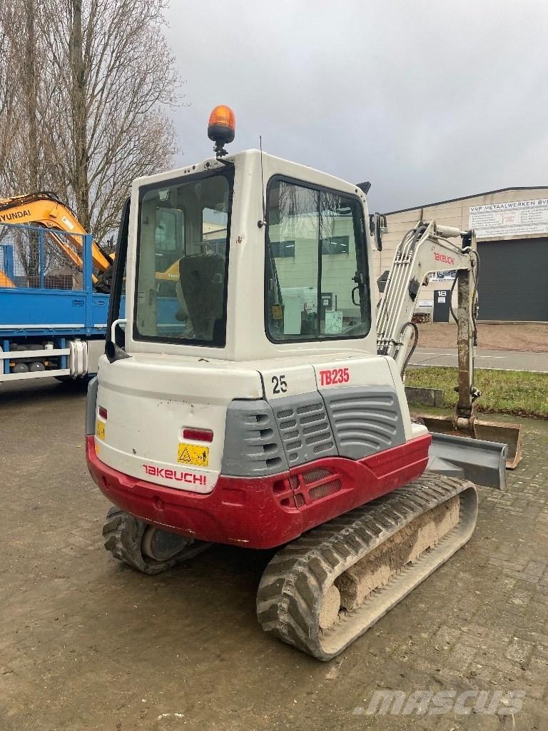 Takeuchi TB 235 Mini pelle < 7t