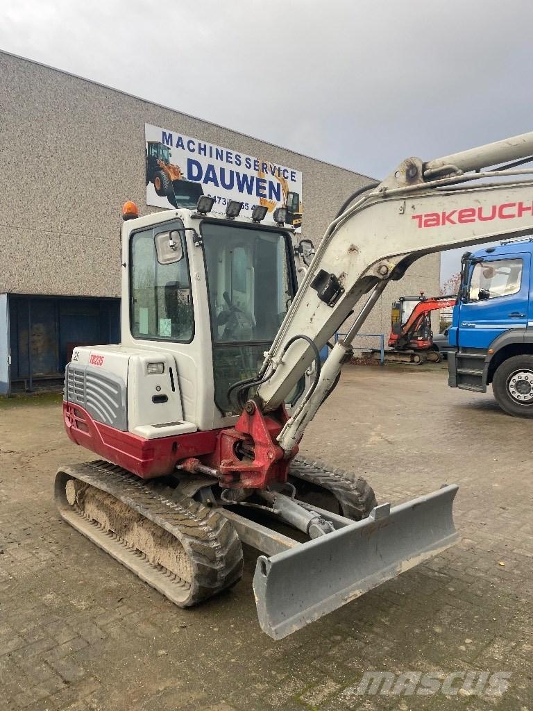 Takeuchi TB 235 Mini pelle < 7t