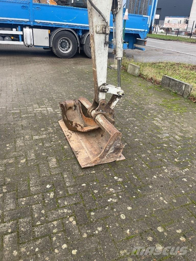 Takeuchi TB 235 Mini pelle < 7t