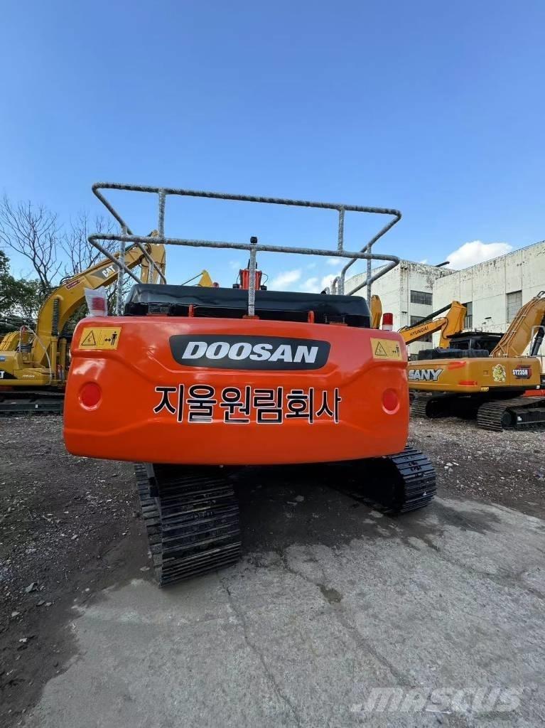 Doosan DX300LC Pelle sur chenilles