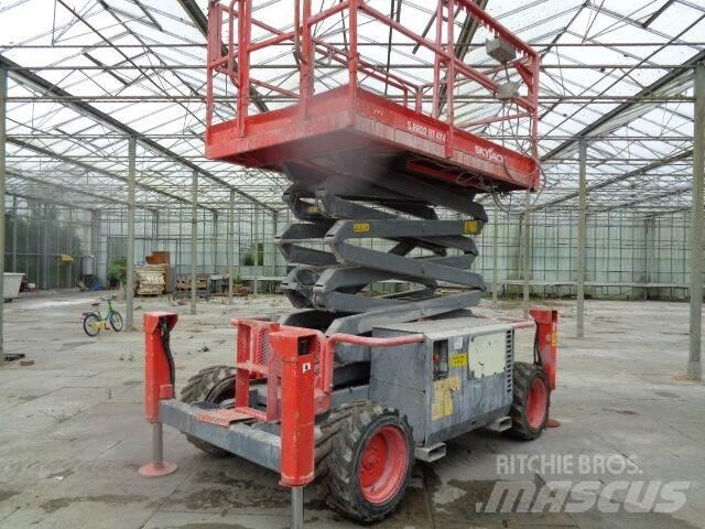 SkyJack SJ 6832 RT Nacelle ciseaux