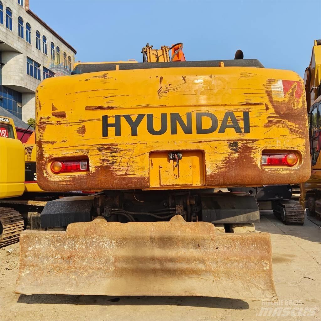 Hyundai R210W-7 Pelle sur pneus