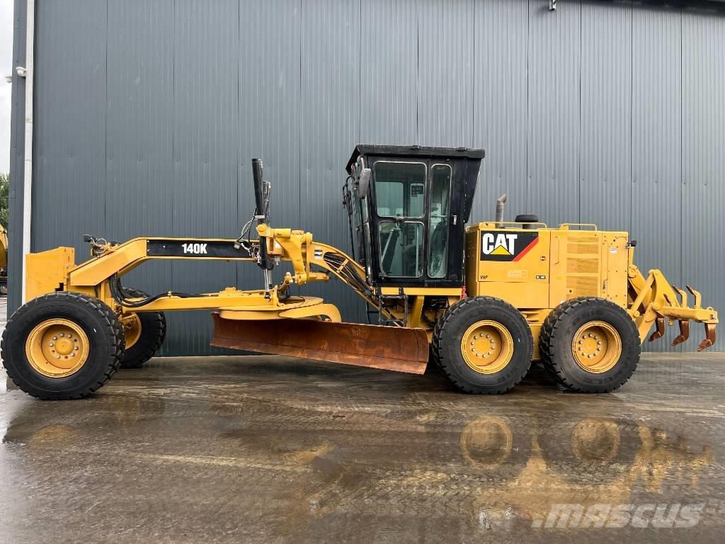 CAT 140K Niveleuse