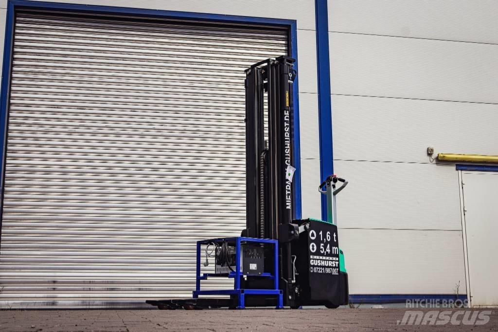 Mitsubishi SBP16N2I Gerbeur accompagnant