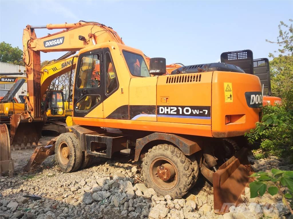 Doosan DH210W-7 Pelle sur pneus