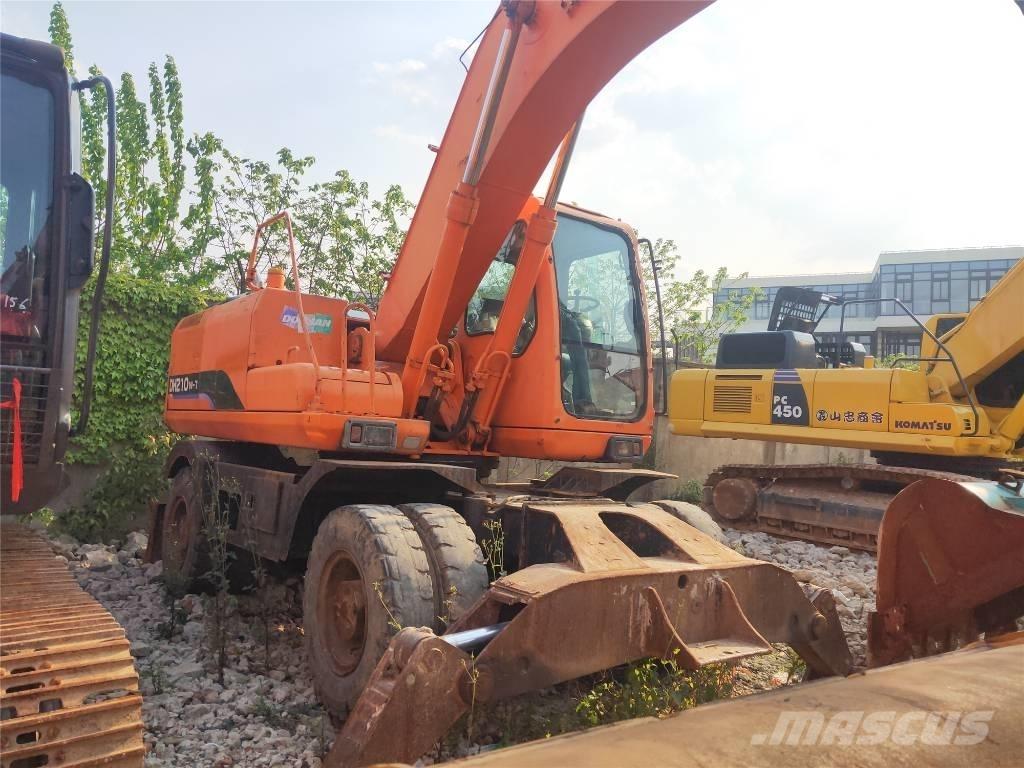 Doosan DH210W-7 Pelle sur pneus