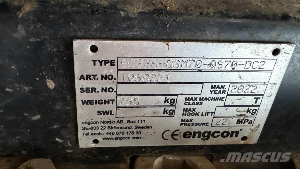 Kobelco SK 210 LC Pelle sur chenilles