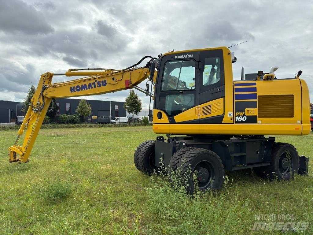 Komatsu PW160-11E0 Pelle sur pneus