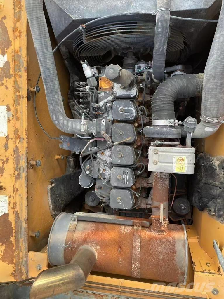Hyundai 210W-9 Pelle sur pneus