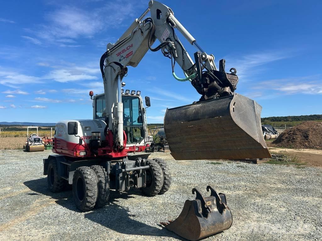 Takeuchi TB 295 W Pelle sur pneus