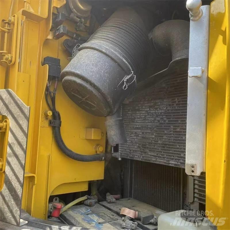 Komatsu PC 138 Pelle sur chenilles