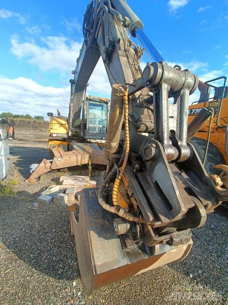 Volvo EW 140 Pelle sur pneus
