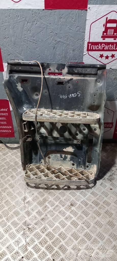 Scania 94 D.   1515194 Cabines