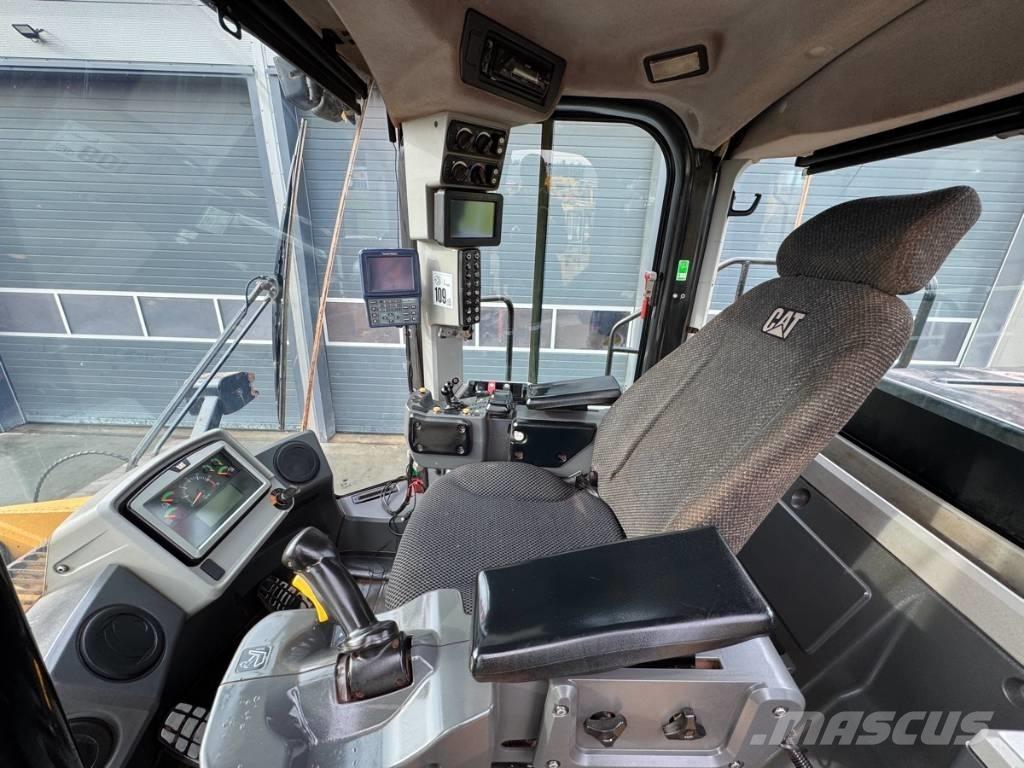 CAT 980M Chargeuse sur pneus