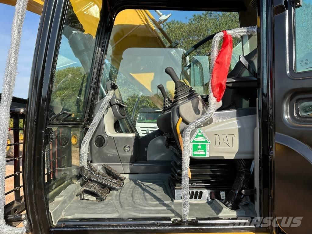 CAT 320 D L Pelle sur chenilles