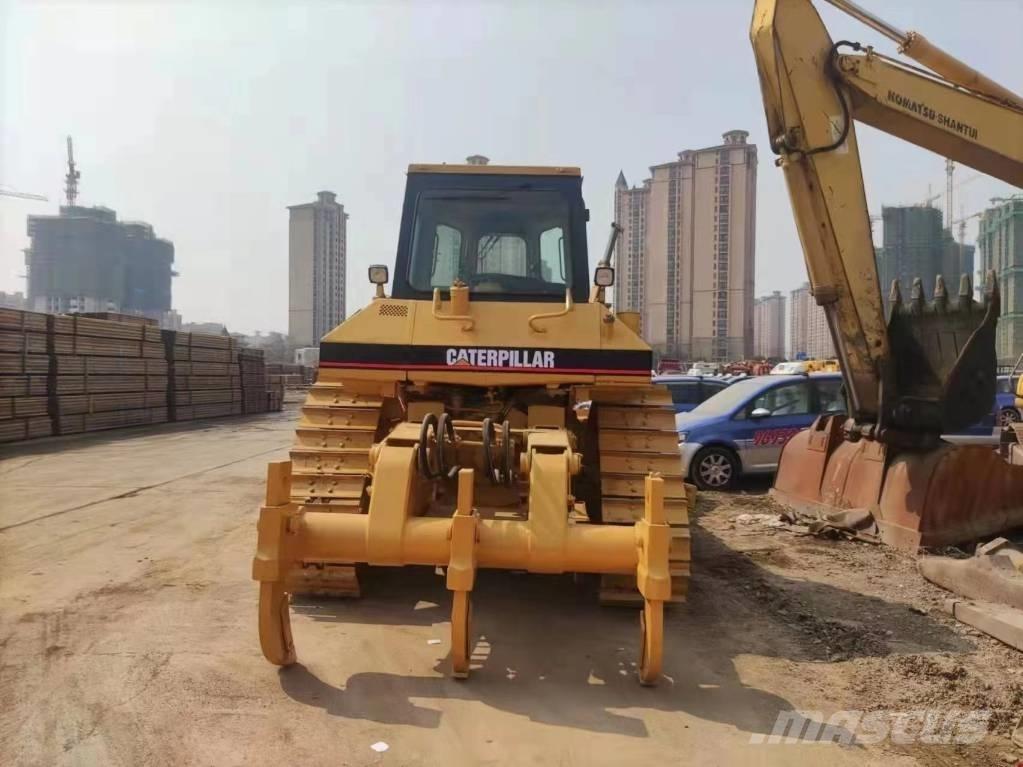 CAT D 6 M Bouteurs sur chenilles